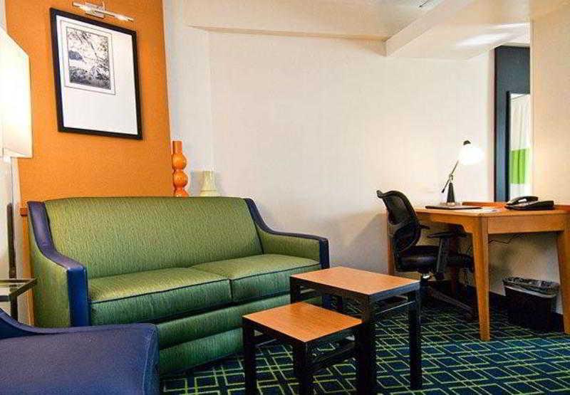 Fairfield Inn And Suites By Marriott Plainville Exteriér fotografie