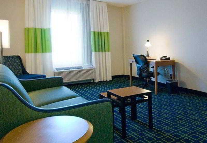 Fairfield Inn And Suites By Marriott Plainville Exteriér fotografie